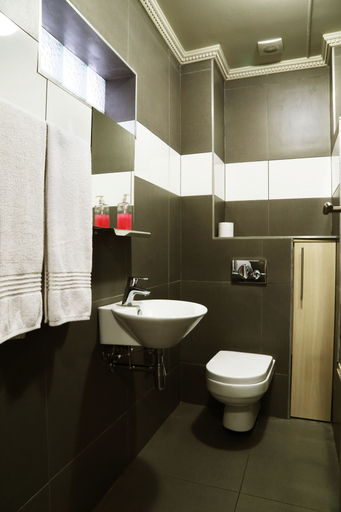 Bathroom 4, Hotel Portao Diaz, Eden