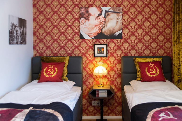 Bedroom 4, Hotel Rheinland, Bonn