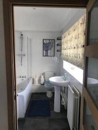 Bathroom, Old Hall Cottage, Derbyshire
