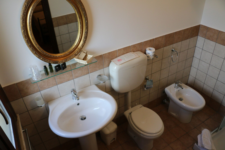Bathroom 4, Le Foglie d'Argento, Agrigento