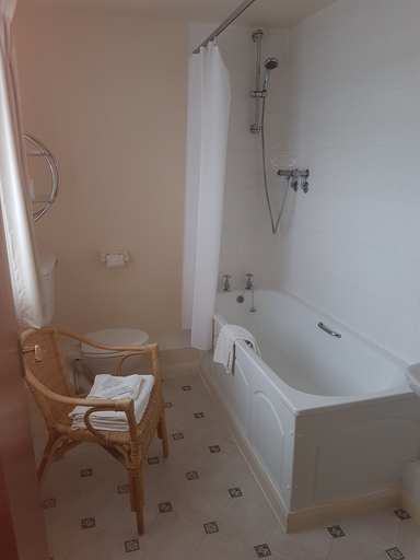Bathroom 4, Cameron Court B&B, East Riding of Yorkshire