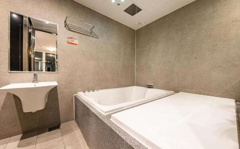 Bathroom 4, Pohang Jukdosijang Idea Hotel, Pohang