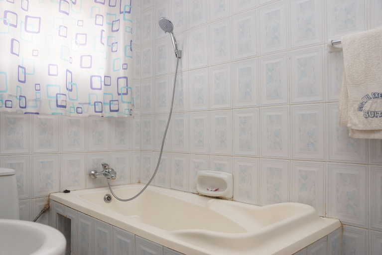 Bathroom 3, Cosmil Executive Suites, Kampala