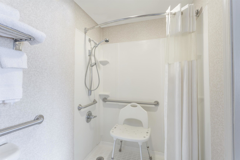 Bathroom 4, Ramada Limited Norfolk, Norfolk
