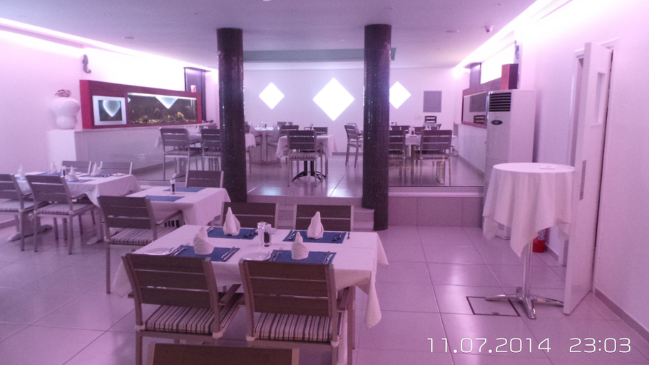Food & Drinks 5, Neptune Hotel Apartments