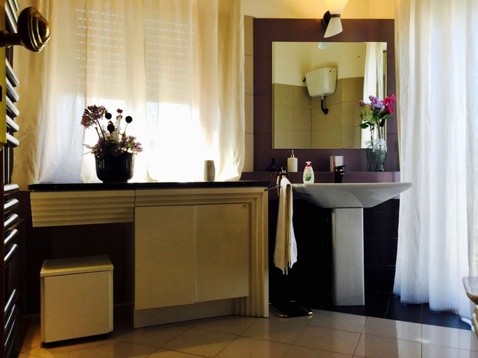 Bathroom 5, Charming Home in Peschici, Foggia