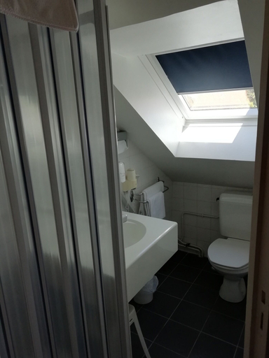 Bathroom 4, Hôtel du Manoir, Indre-et-Loire
