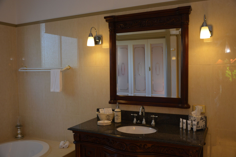 Bathroom 5, Bli Bli House Riverside Retreat, Maroochy - Paynter-Petrie Creek