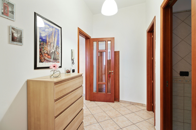 Others 3, Central Balcony Apartment, Catania