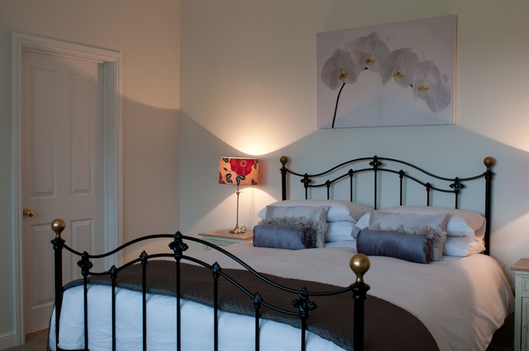 Bedroom 2, Old Parsonage House, Somerset