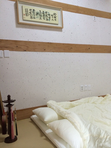 Bedroom, Hanoksollang, Gyeongju