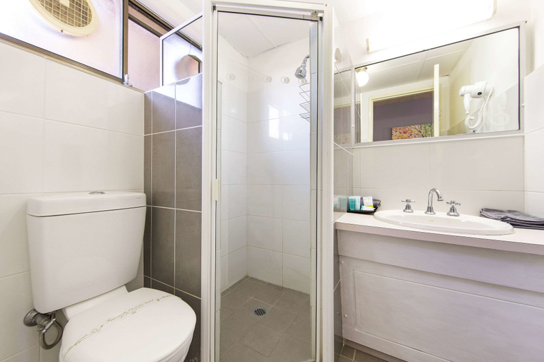Bathroom 5, Comfort Inn Dubbo City, Dubbo - Pt A