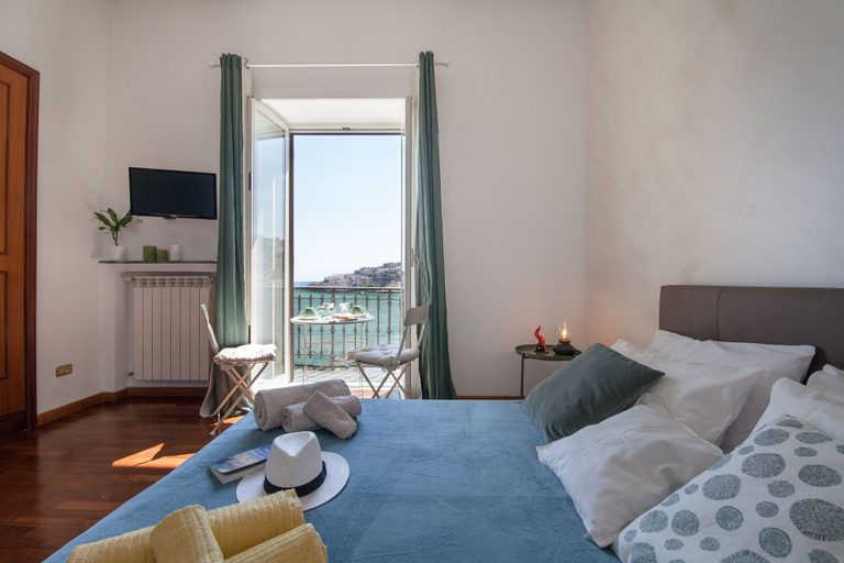 Bedroom 4, NapoliCentro Mare, Napoli