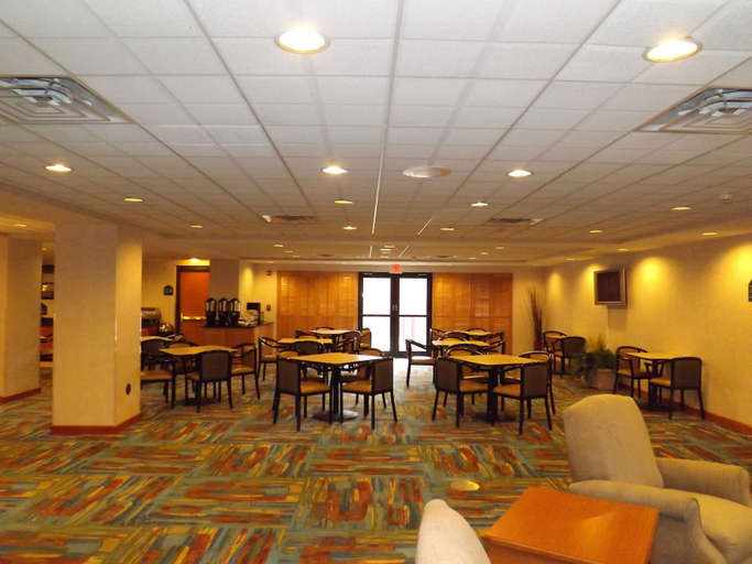 Food & Drinks 5, Wingate by Wyndham Lima Downtown, Allen