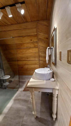 Bathroom 4, Tropicana Beach and Resort, Greater Monrovia