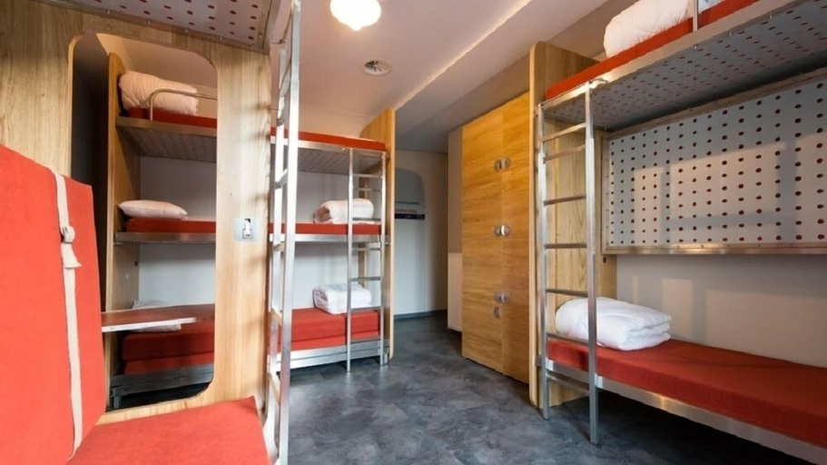 Bedroom 2, Train Cabin Hostel, Bruxelles