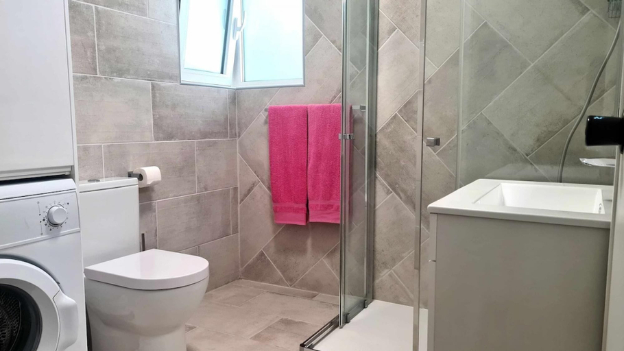 Bathroom, Albufeira With Terrace sea Views 5 min to Beach 21 by Rentals in Algarve, Albufeira