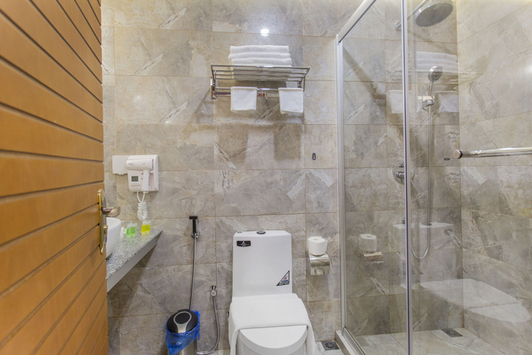 Bathroom 4, Kuredhi Beach Inn, Maafushi Island