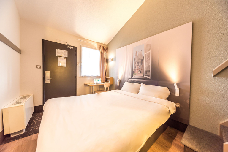 Bedroom 2, B&B HOTEL Alençon Nord, Orne