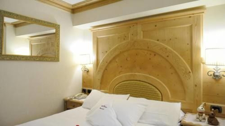 Bedroom 2, Hotel Diana, Trento