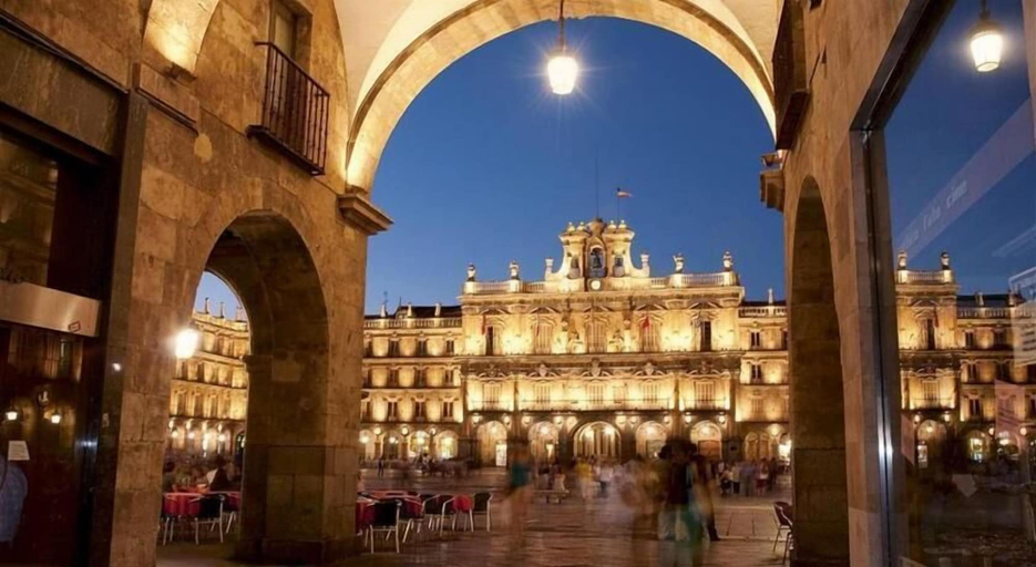 Exterior & Views, Hostal Plaza de España, Salamanca