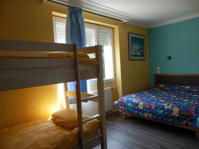 Bedroom 3, Hôtel Au Val De Saône PARKING GRATUIT, Rhône