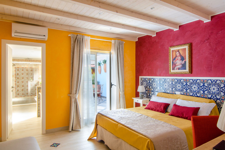 Bedroom 5, Mediterranean Charm, Catania