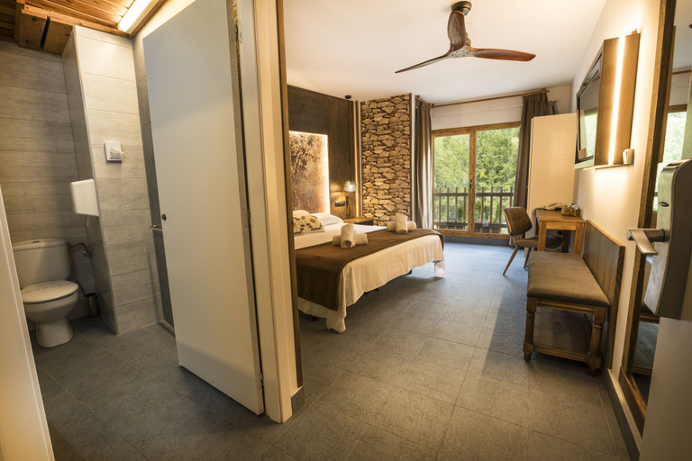 Bedroom 3, Hotel Restaurante Les Brases, Lleida