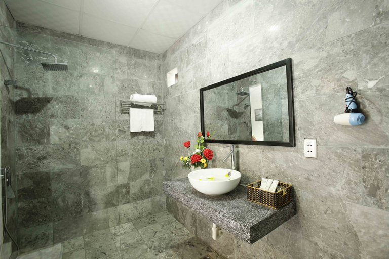 Bathroom 5, Phuc Thao Villa, Hội An