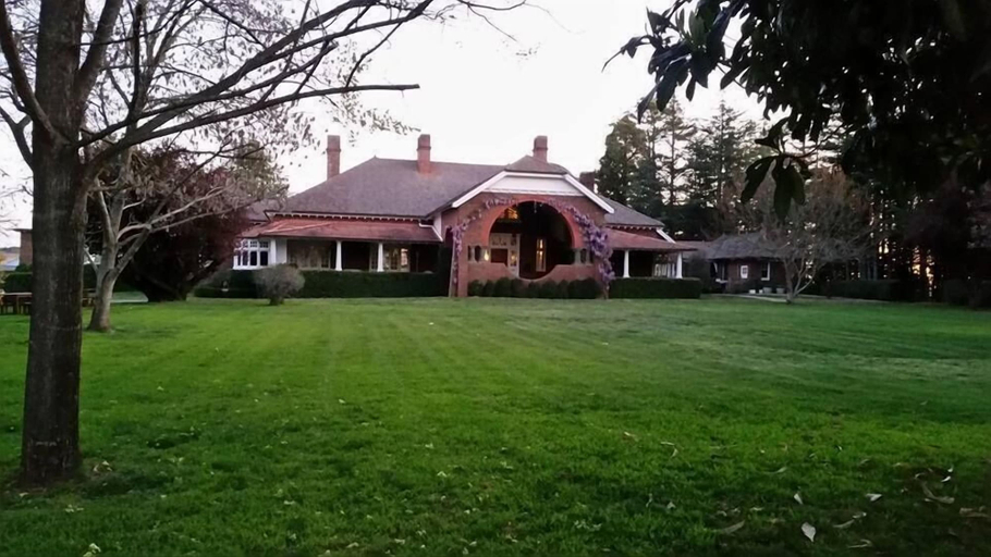 Exterior & Views, Petersons Armidale Winery & Guesthouse, Armidale Dumaresq Bal
