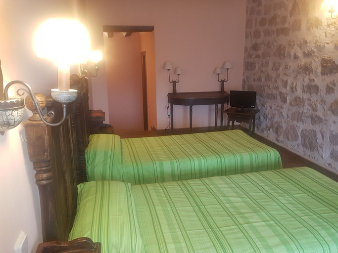 Bedroom 2, Hostal El Meson, Guadalajara