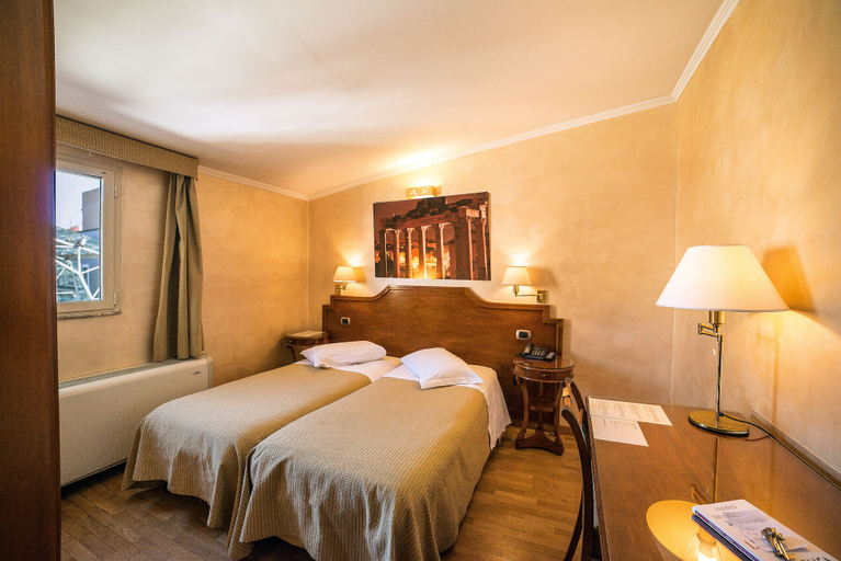 Bedroom 3, Kent, Rome