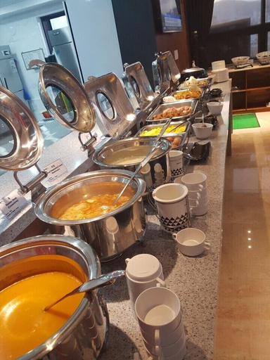 Food & Drinks 4, Hotel Artheim, Buk