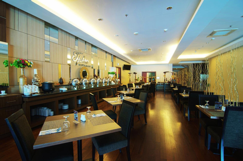 Food & Drinks 15
