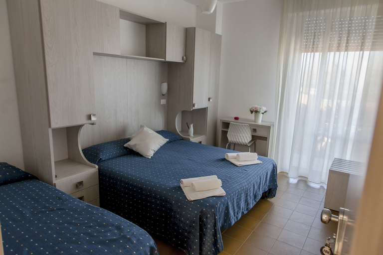 Bedroom 4, Hotel Concorde, Rimini