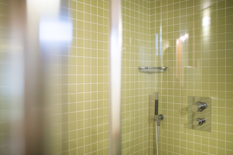 Bathroom 5, TENUTA AGANIS, Udine