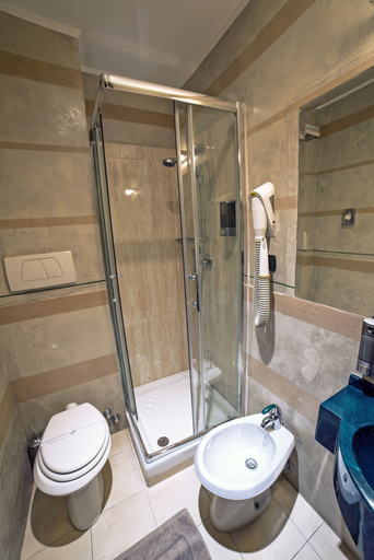 Bathroom 4, Kent, Rome