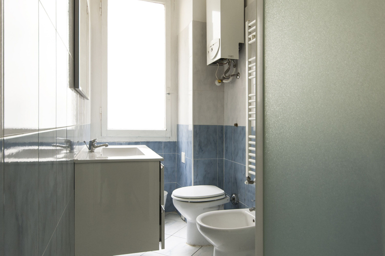Bathroom 4, Studio Flat in a Quiet Place, Milano