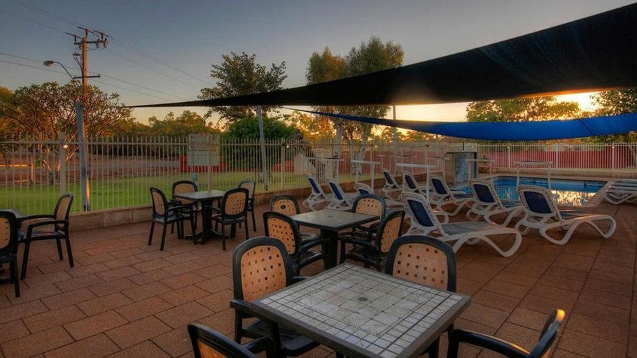 Food & Drinks 5, Halls Creek Motel, Halls Creek