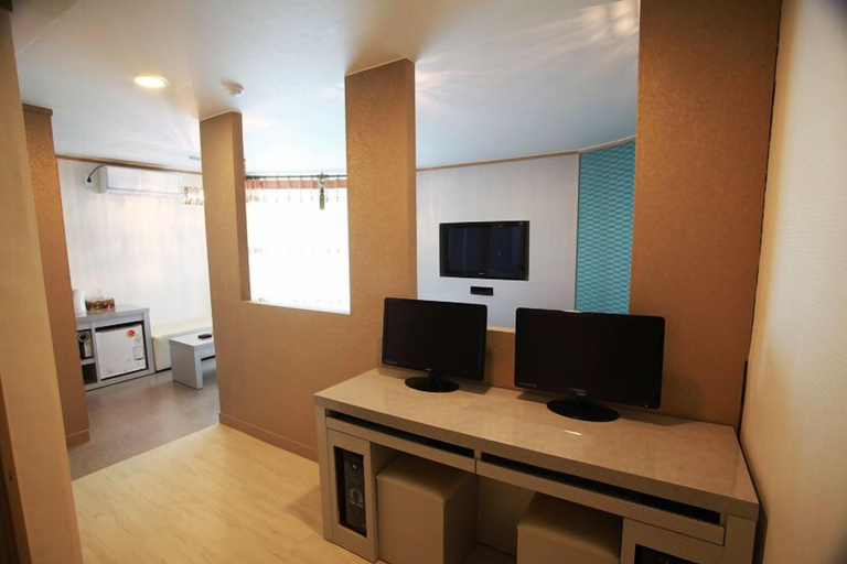 Others 4, La Nuit Hotel, Jeonju
