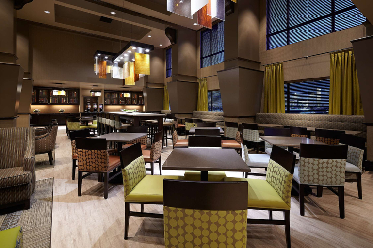 Hampton Inn & Suites by Hilton Montreal-Dorval, Montréal