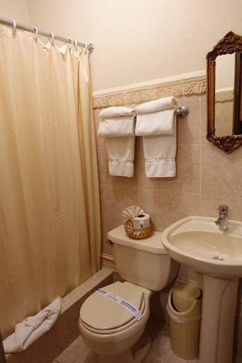 Bathroom, Platino Hotel & Casino, Santiago de los Caballeros