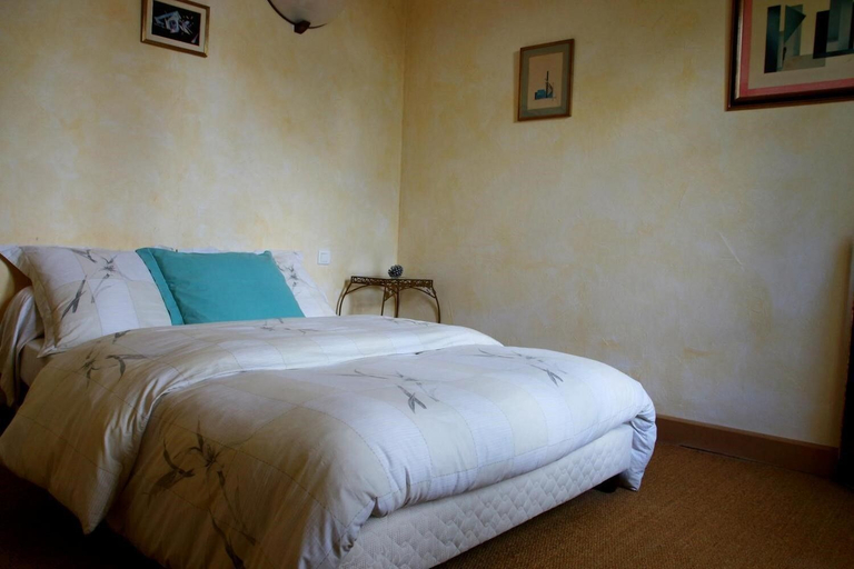 Bedroom 3, Chez Claire, Creuse