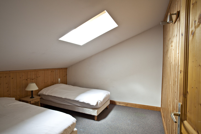 Bedroom 2, Athena, Savoie