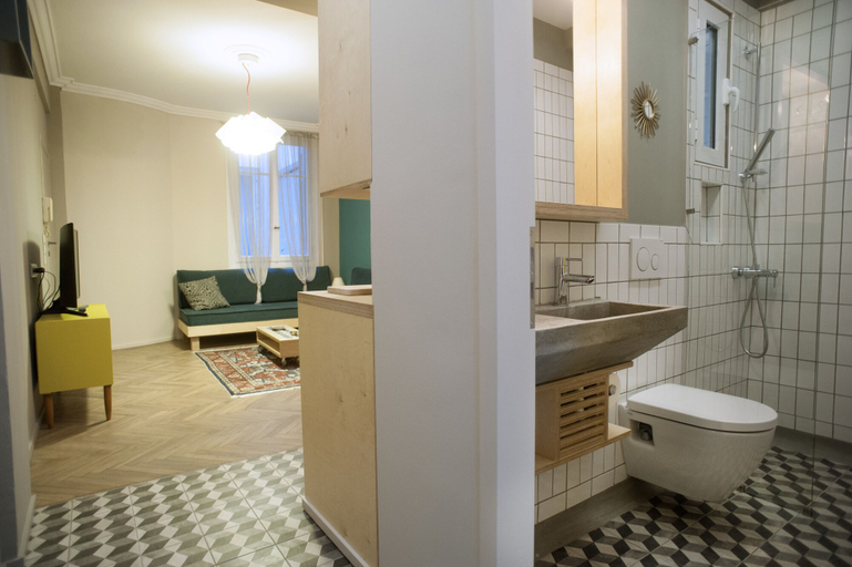 Bathroom 4, Acron of Plaka, Attica