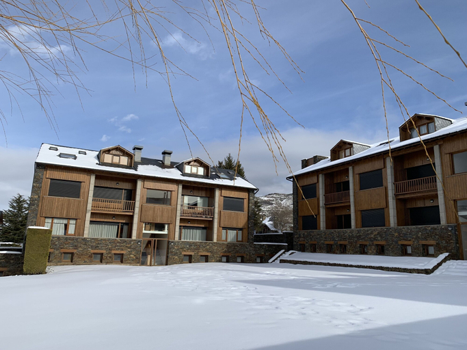 Exterior & Views 2, Cozy Apartment in Alp, Girona