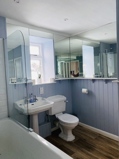Bathroom 4, Royal Oak Inn, Somerset