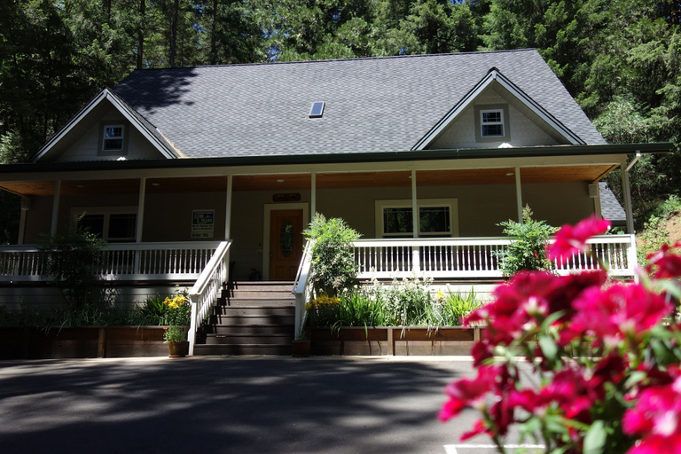 Exterior & Views 1, North Canyon Inn, El Dorado