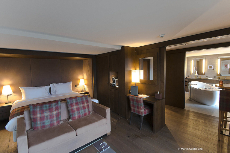 Bedroom 3, Crans Ambassador, Sierre
