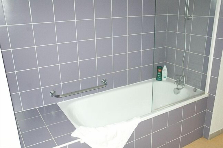 Bathroom, Les Adrets de Peyragudes, Hautes-Pyrénées